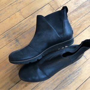 Sorel Harlow black ankle boot